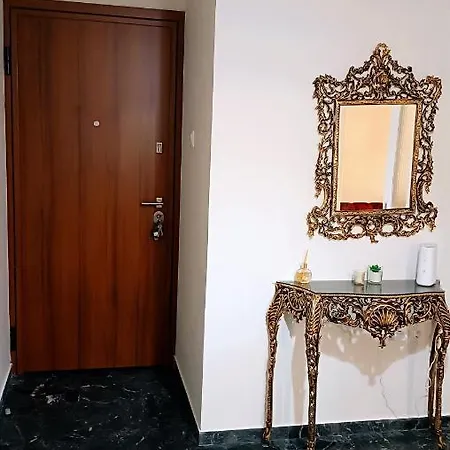 Spacious Comfortable - Gold Serenity * Athens