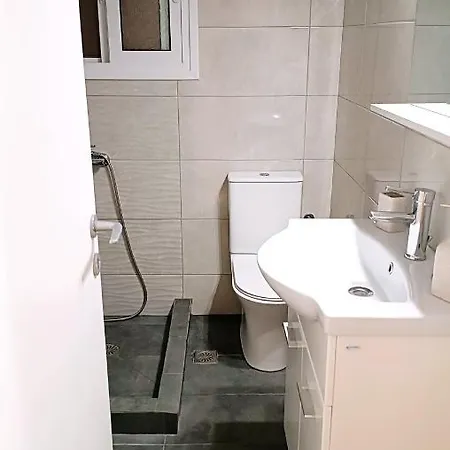 Apartment Spacious Comfortable - Gold Serenity