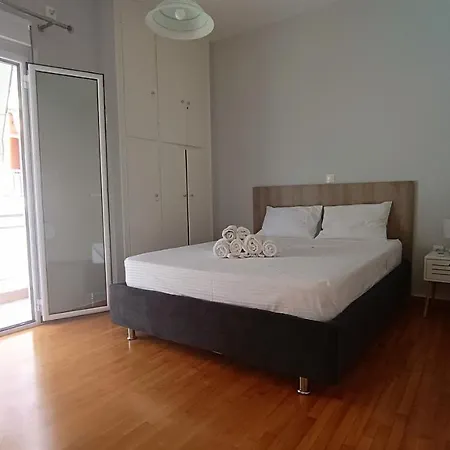 Spacious Comfortable - Gold Serenity