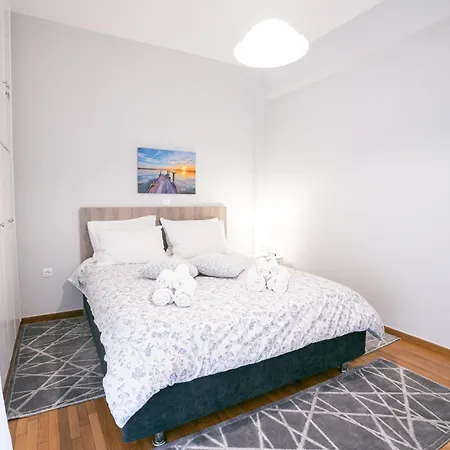 Spacious Comfortable - Gold Serenity Apartment