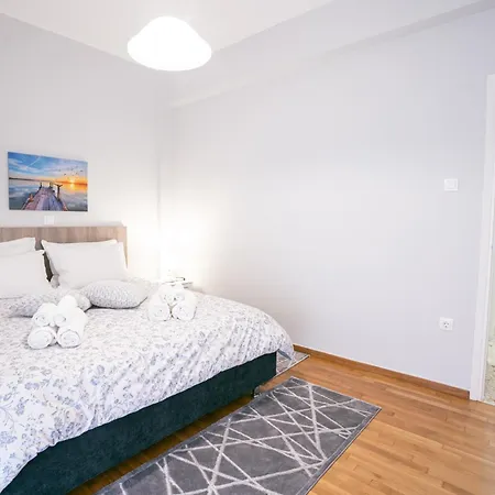 Spacious Comfortable - Gold Serenity Athens