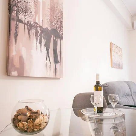 Spacious Comfortable - Gold Serenity * Athens